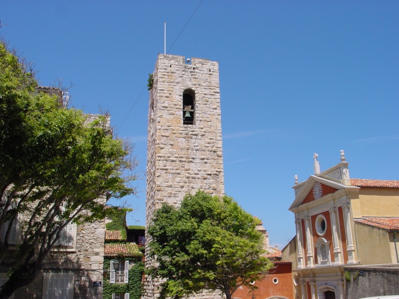 Antibes Kathedrale und Turm.JPG -                                